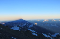 Sombra do Aconcagua desde 6500m - Foto de Julian Beerman