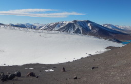 Aproximando o Monte Parofes em condições invernais - enfrentamos desde ventos de 100kmh, vento branco e temperaturas de muitas dezenas abaixo de zero - Foto de Maximo Kausch