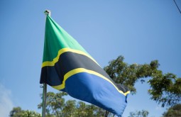 KILI - Bandeira da Tanzania em Marangu - Foto Gabriel Tarso
