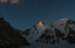 Luz do entardecer sobre o Hidden Peak, 8080m, Paquistão - 4 - Foto de Maximo Kausch