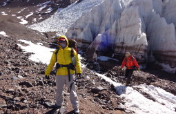 Ana e Maximo no glaciar a 5180m - Foto de Edson Monreal