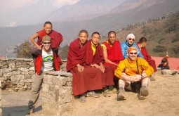 Com monges no Nepal