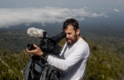 KILI - Gabriel Tarso Filmando a 3000m proximo a Machame - Foto Gabriel Tarso