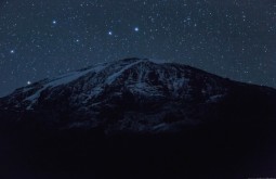 KILI - Vista noturna desde barranco - Foto Gabriel Tarso