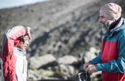 KILI - Ziller e Chacha conversando na manhã do penúltimo dia antes do cume a 4100m - Foto Gabriel Tarso