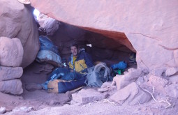 Maximo bivaqueando na Puna do Atacama